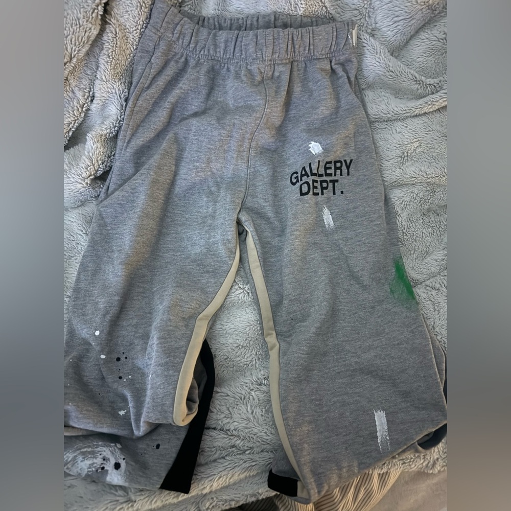Men’s Medium Gallery Dept. Flared Sweatpants